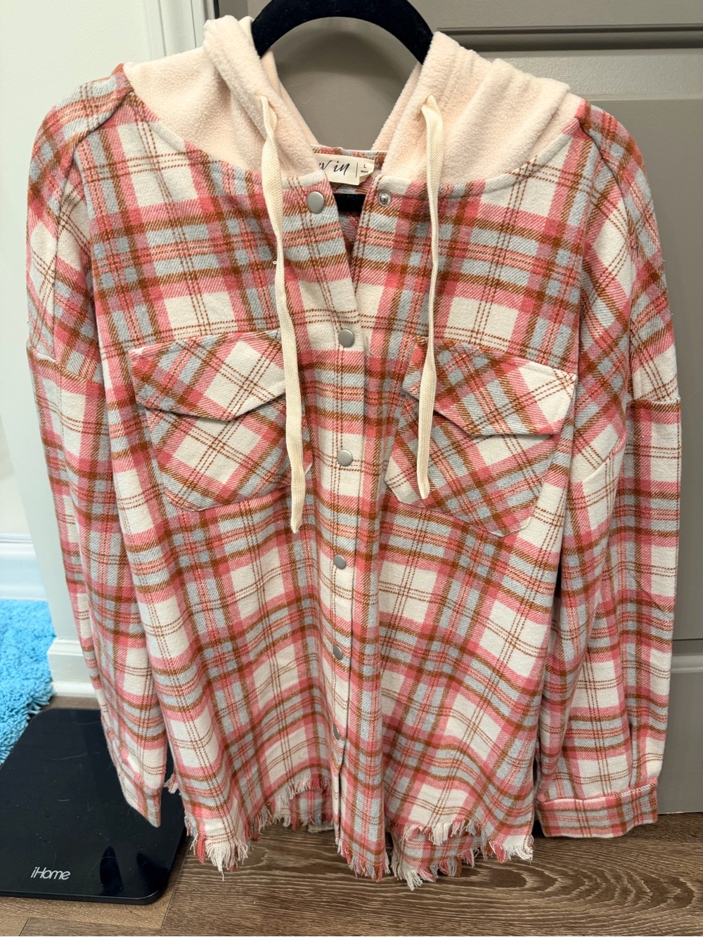Very J Women's Plaid Button-Down Hooded Shirt Shacket- New w/outTags Size Larg